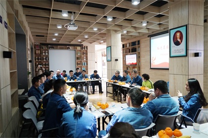 瀘天化股份公司召開“紅色基因點(diǎn)亮強(qiáng)企之路”主題青年員工座談會(huì)