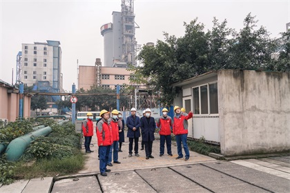 集團(tuán)公司黨委書記、董事長(zhǎng)潘建華一行來(lái)我公司調(diào)研