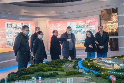 瀘州市稅務(wù)局黨委書記、局長(zhǎng)陳銳一行蒞臨我公司調(diào)研