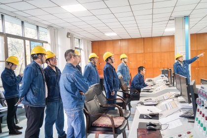 瀘天化股份公司黨委書記、董事長廖廷君帶隊(duì)開展“兩會”期間安全生產(chǎn)檢查