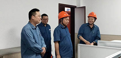 瀘天化股份公司黨委書記、董事長廖廷君率隊開展國慶節(jié)前安全大檢查并慰問員工