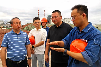 瀘天化股份公司黨委書記廖廷君一行到10萬噸/年綠色精細(xì)化學(xué)品項(xiàng)目建設(shè)現(xiàn)場調(diào)研指導(dǎo)工作